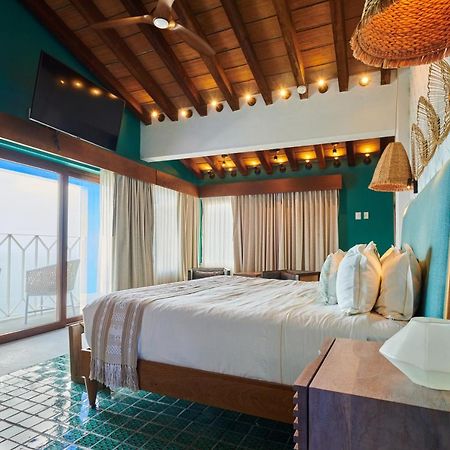Hotel Luxury Patio Azul (Adults Only) Puerto Vallarta Luaran gambar Suite at the Hotel Habitas