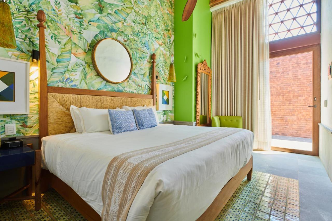 Hotel Luxury Patio Azul (Adults Only) Puerto Vallarta Luaran gambar A bedroom at the hotel