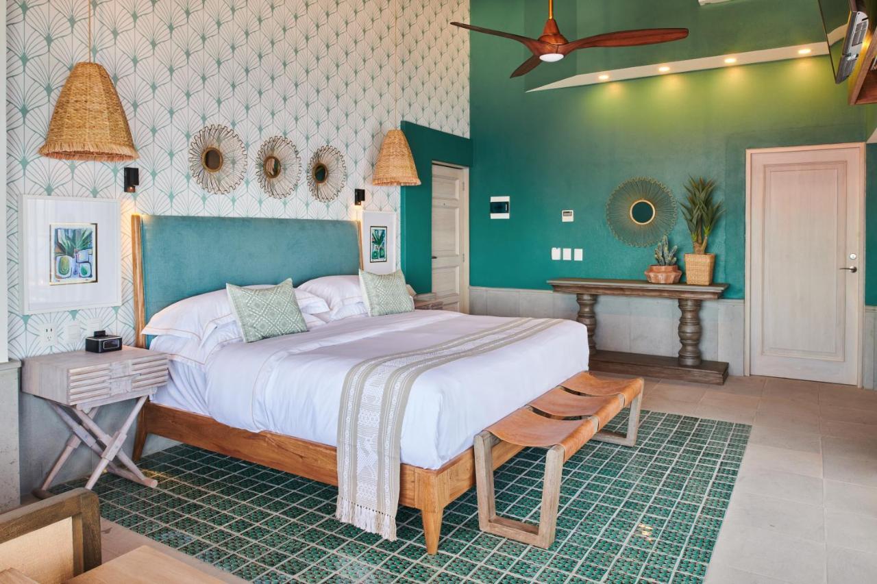 Hotel Luxury Patio Azul (Adults Only) Puerto Vallarta Luaran gambar A bedroom at the hotel