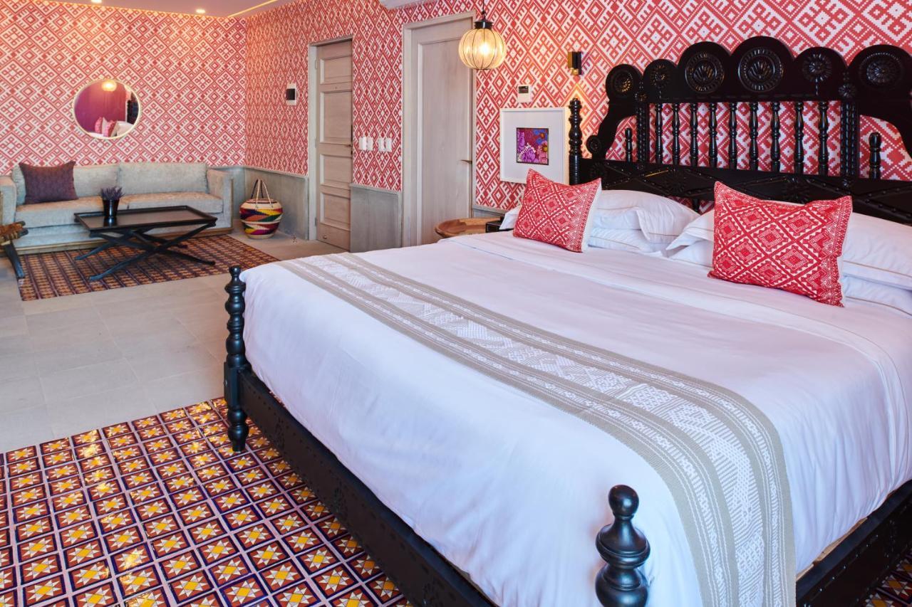 Hotel Luxury Patio Azul (Adults Only) Puerto Vallarta Luaran gambar A bedroom at the hotel