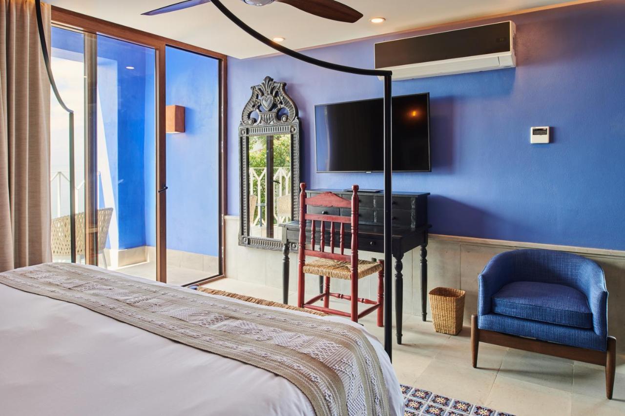 Hotel Luxury Patio Azul (Adults Only) Puerto Vallarta Luaran gambar A room at the hotel