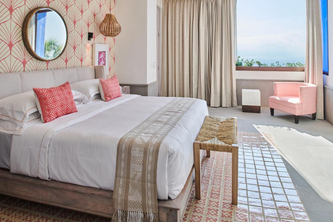 Hotel Luxury Patio Azul (Adults Only) Puerto Vallarta Luaran gambar A bedroom at the hotel
