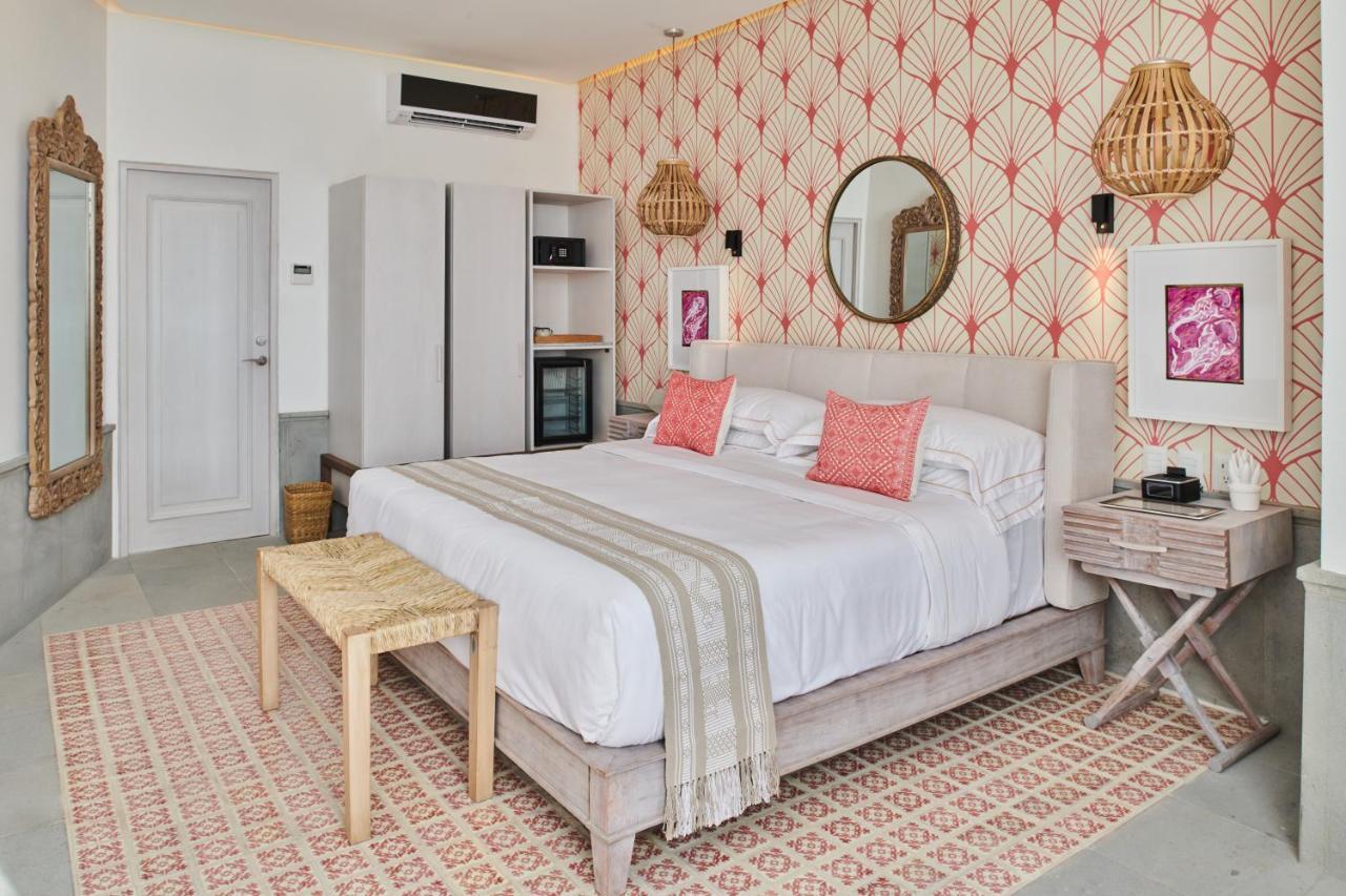 Hotel Luxury Patio Azul (Adults Only) Puerto Vallarta Luaran gambar A bedroom at the hotel