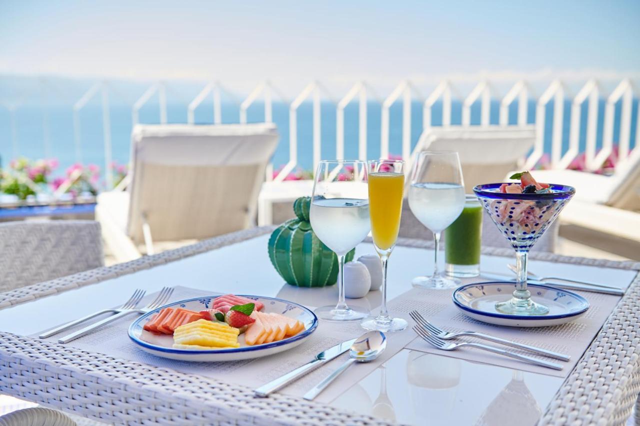 Hotel Luxury Patio Azul (Adults Only) Puerto Vallarta Luaran gambar A table set for breakfast